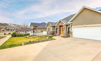 Elegant Smithfield Home w/ Views - 6 Mi to Usu!