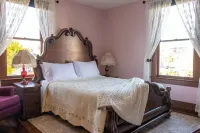 The Pearl Inn Bed and Breakfast