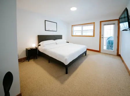 Private Hot Tub & Fireplace, Steps to Lift & Bike Trails, Short Drive to Golf. Отели рядом с достопримечательностью «Kimberley Alpine Resort»