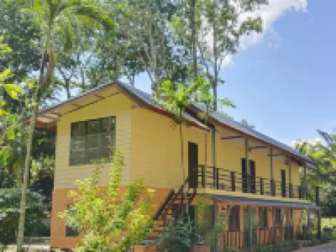 ห้วยขาแข้ง คันทรีโฮม รีสอร์ท โรงแรมในอำเภอ บ้านไร่