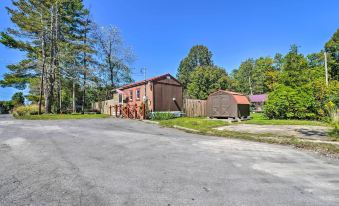 Mt Lookout Tiny House w/ Backyard & Fire Pit! - Housity