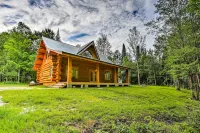 Custom Log Cabin w/ Deck & 45 Acres by Pine River! - Alloggi