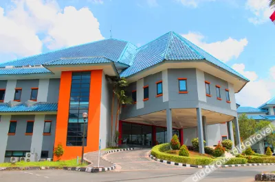 Grand Elty Singgasana Tenggarong Hotels in Timbau