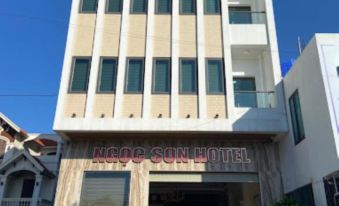 Ngoc Son Hotel