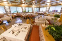 Hotel El Paster Hotels in Pera
