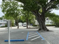 Amoray Dive Resort - parking