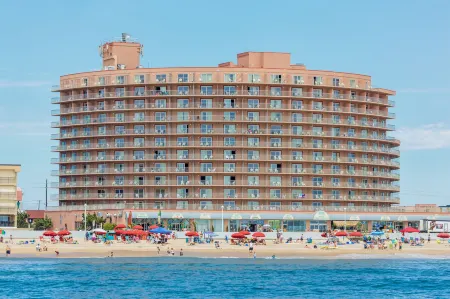 Grand Hotel Ocean City Oceanfront Отели рядом с достопримечательностью «Explore OC»