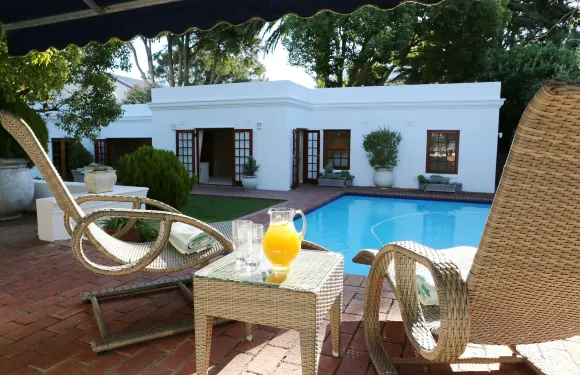 康斯坦蒂亞花園套房旅館