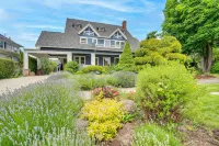 Wine Country Home with Yard Walk to Downtown! - 3-Star