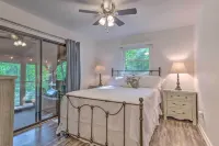 Beautiful Connestee Falls Home w/ Porch in Brevard - parking