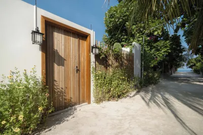 Oasis Dhigurah Hotels in 