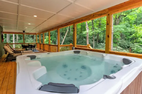 Retreat - Creek, Sliding Rock, Waterfalls, Fishing, Hiking, Hot Tub, Fire Pit