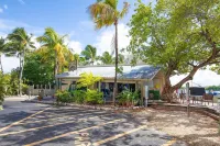 Poolside Cottage #411