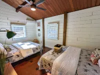 Cottage Close to Lake & Resort w Fireplace&FirePit