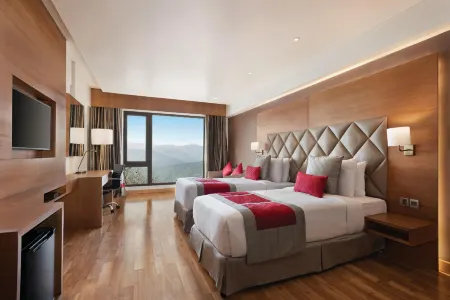 Ramada by Wyndham Darjeeling Gandhi Road Отели рядом с достопримечательностью «Зулоджикал Парк Дарджилинг»