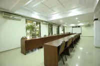Krishna Resorts and Water Park Hôtels à : Sasunavghar