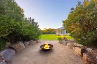 The Break Pool Spa Sauna Beach