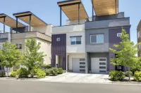 < 2 Mi to Dtwn: Reno Gem w/ Rooftop Patio!