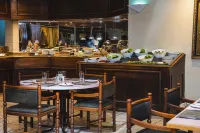 Premier Hotel the Richards - فطور