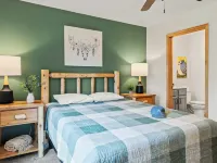 Bluejay Getaway by AvantStay Hotels in Penn Forest Township
