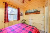 Creekside Cabin about 20 Mi to Kings Canyon Park! Hotels near Lakes Trail in Sequoia National Park