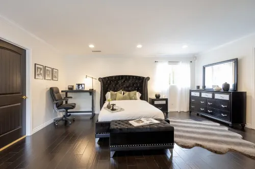 Charming Hollywood Hills Villa: Heated Pool, Unique Design, Peaceful and Private