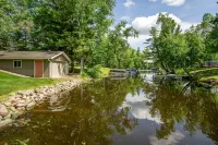 Grand Lodge on Pine Lake/Lake Holcombe
