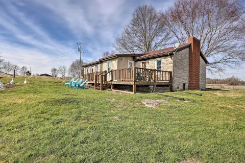 Family Home w/ Deck, 2 Mi to Lake Cumberland - 3 étoiles