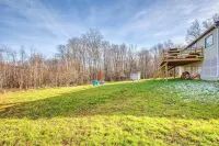 Catskills Cottage w/ Deck, 7 Mi to Hunter Mtn