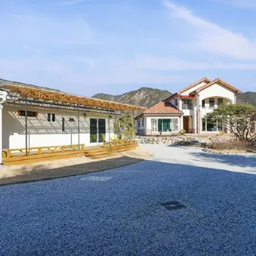 Boeun Cheonnyeonui Haru Pension Отели рядом с достопримечательностью «Храм Попчуса»