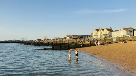 Oyster Stay House By My Getaways Отели в г. Уайтстейбл