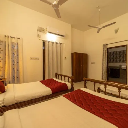 Dumas Guest House