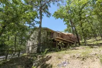 Table Rock Lake Cabin Getaway! Close to Lake, SDC, Showboat, and more!