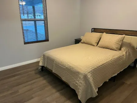 Entire Private Home in Perryville, MO Отели в г. Perry County