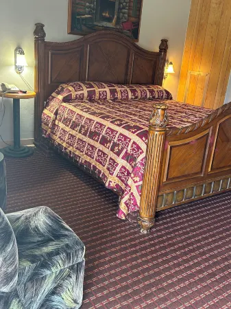 Bedford Motel Отели в г. Монета