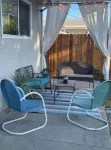 Relaxing 3 Bedroom, 2 Bathrooms. Large backyard, pool, jacuzzi + 2 patios, grill