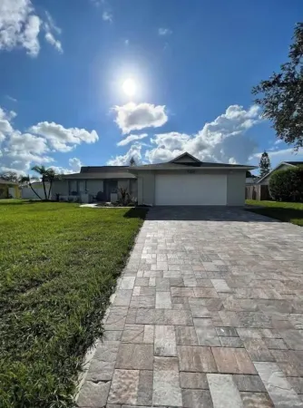 Cozy Beach House Getaway! Sleeps 12!