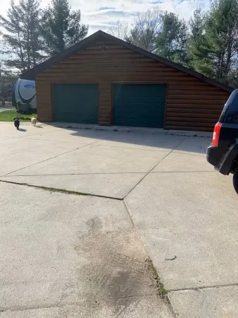 Charming 3-bedroom cabin with AC and WiFi in Neillsville