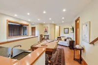 Luxury Mountain Chalet Deck w/ BBQ & Lake Views