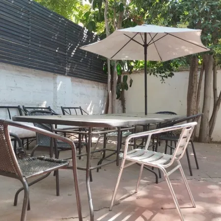 Casa y patio en mejor barrio de Santiago