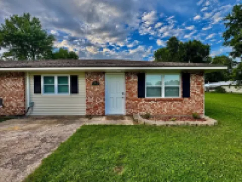 Drew’s Delight - Relax in Comfort!  Modern, Fully Remodeled, No Stairs! 賴特縣酒店