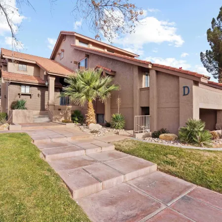 Hikers Hideaway Cozy Resort Condo w/ Pool & More