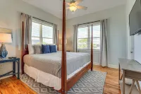 Walk to Ocean: Beach House w/ Pool in Port St Joe! - balcony