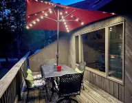 Cozy townhome sleeps 10 in the heart of it all. Minutes to multiple ski resorts