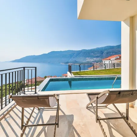 Lyxos Hotel