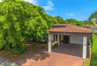 Spacious Pool House in Exclusive Gated Community Hotels in Bejuco