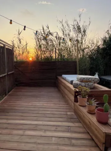 Cosy Tiny House with terrace and pond view