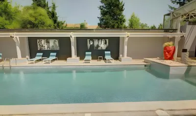Hôtel Arles Plaza Hotel a 