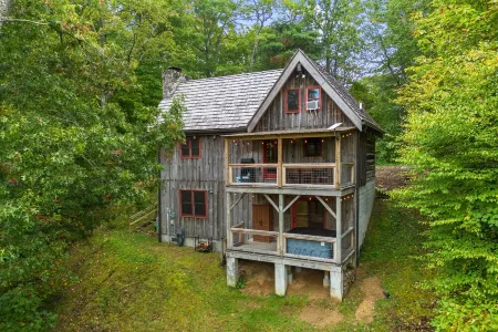 Luxury Log Cabin: Scenic Views Near Linville Falls