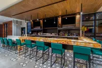 Hilton Garden Inn Hays - Bares